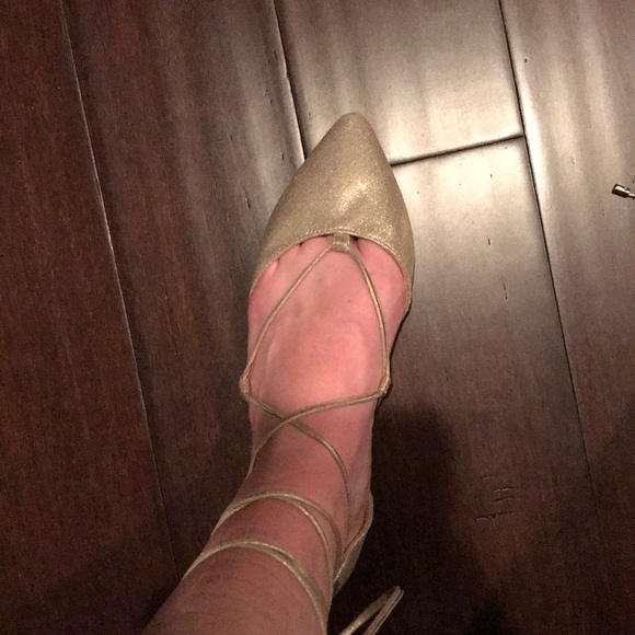 gold lace up pointed toe shoes - Picture 3 of 3